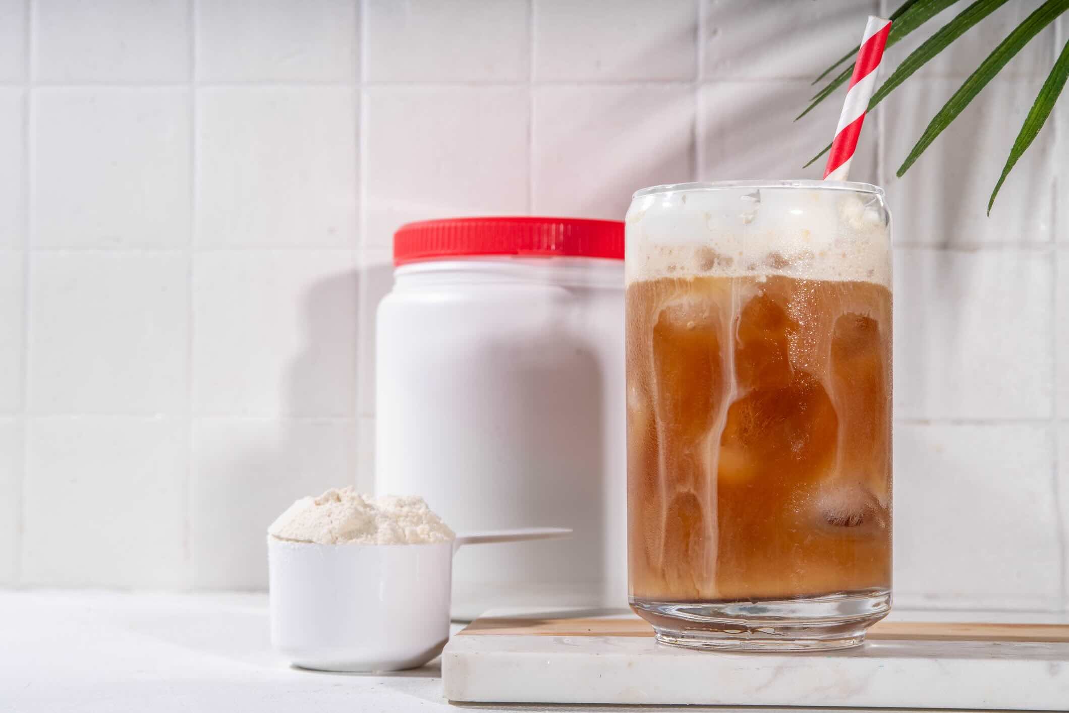 Ranná káva s kolagénom? Už si počula o našom karamelovom creameri?